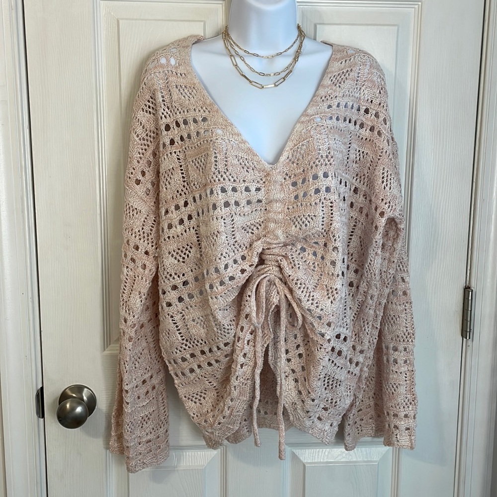 Beautiful versatile sweater - Listicle NWOT